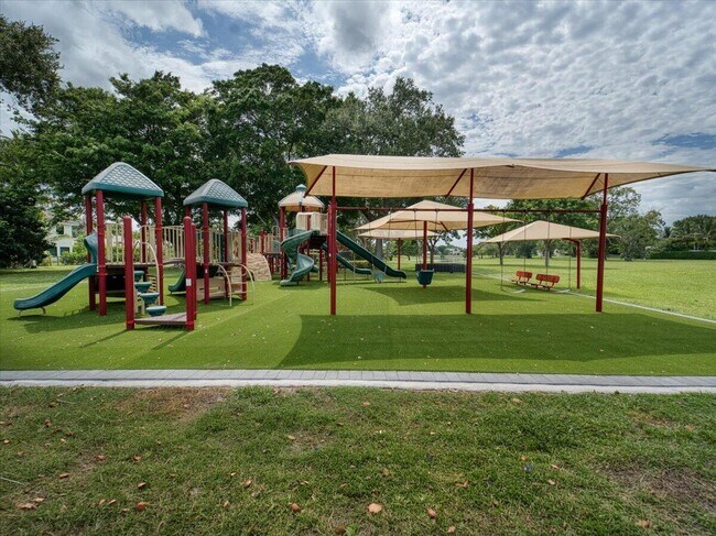 Building Photo - 2908 Banyan Blvd Cir NW