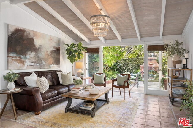 Building Photo - 213 Via Cordova