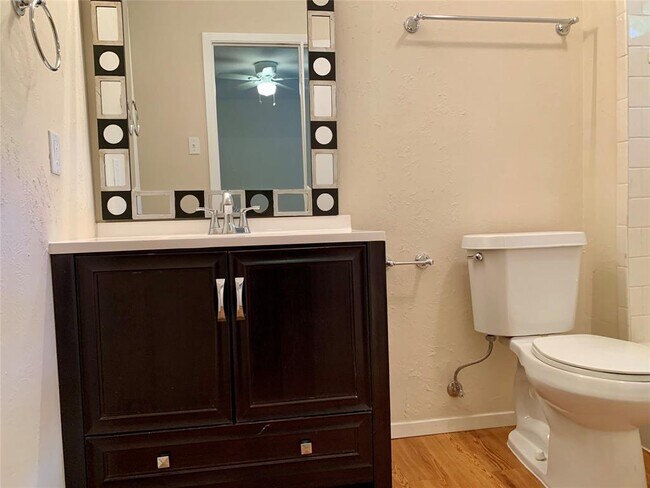 Building Photo - 22 N Wavy Oak Cir