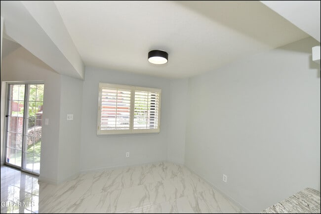 Building Photo - 31 Stratford Hall Cir