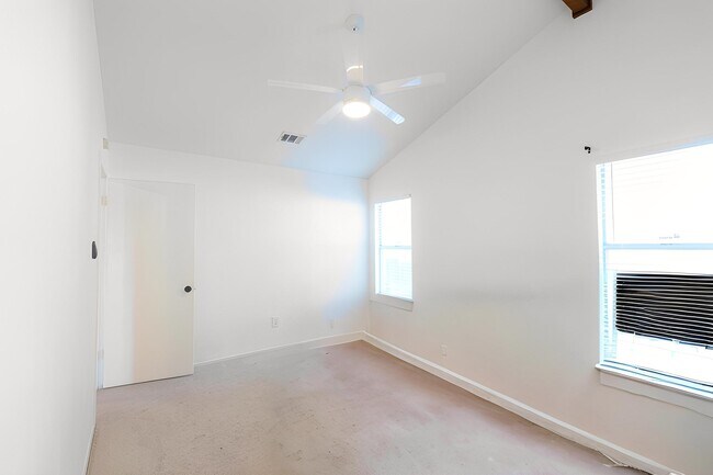 Building Photo - 1606 Gatlinburg Dr