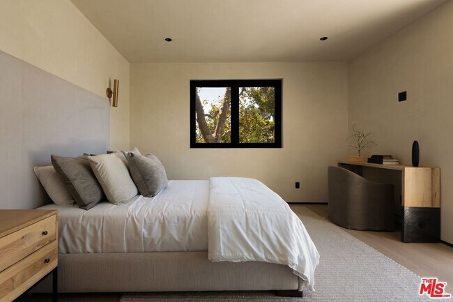 Building Photo - 13229 Hesby St