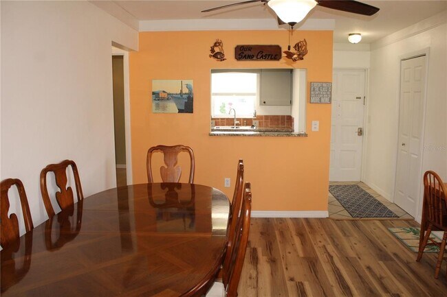 Building Photo - 5062 Live Oak Cir