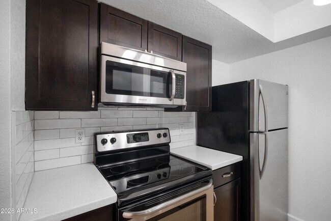 Building Photo - 729 W Coolidge St