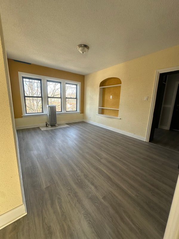 Building Photo - 650 E 79th St