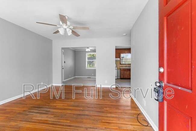 Building Photo - 465 Clearwater Dr