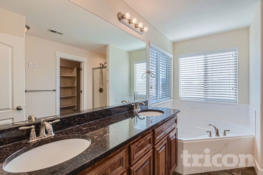 Building Photo - 787 Shavey Ln