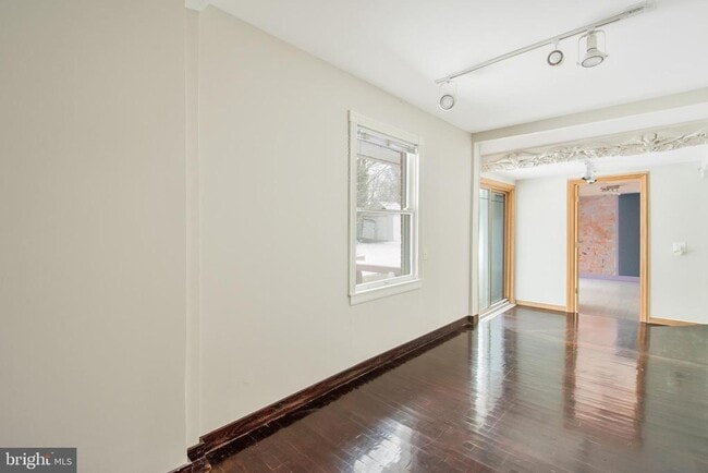 Building Photo - 6561 Shady Side Rd