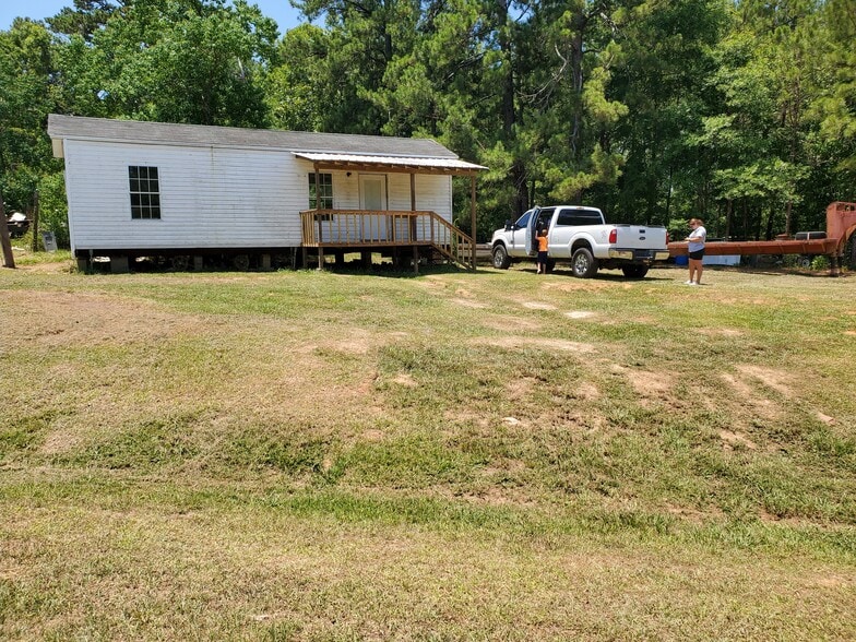 Primary Photo - 307 Cutts Rd