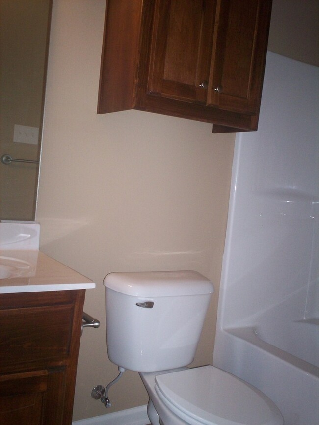 Building Photo - Stanphil Rd. 2 BD, 2BA, Duplex