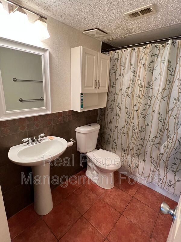 Building Photo - 116 Kings Row