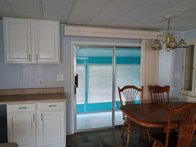 Building Photo - 2 Bedroom 2 bathroom