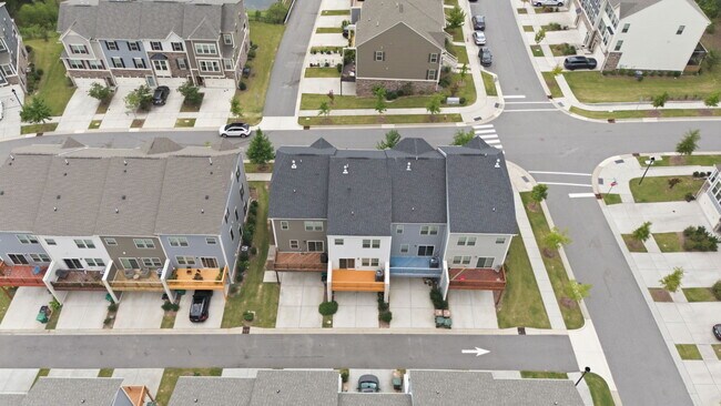 Building Photo - 707 Channing Park Cir