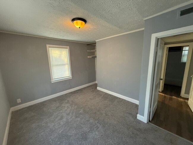 Building Photo - 1729 Shawnee Ave SE