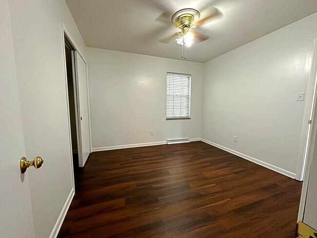 Building Photo - Alcoa City Duplex