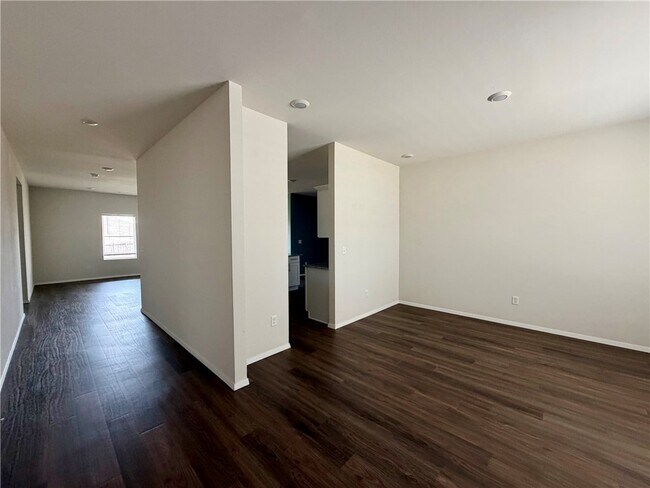 Building Photo - 2960 W McLaren Dr