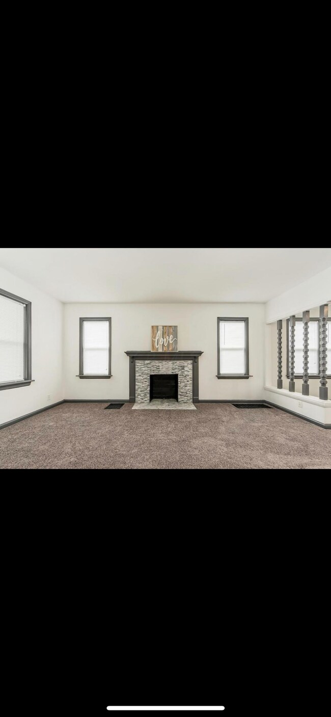 Building Photo - 1246 E 22nd Ave