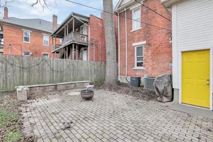 Building Photo - 839 Oak St