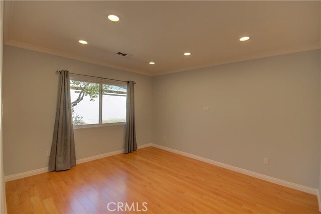 Building Photo - 1367 E Windsor Rd