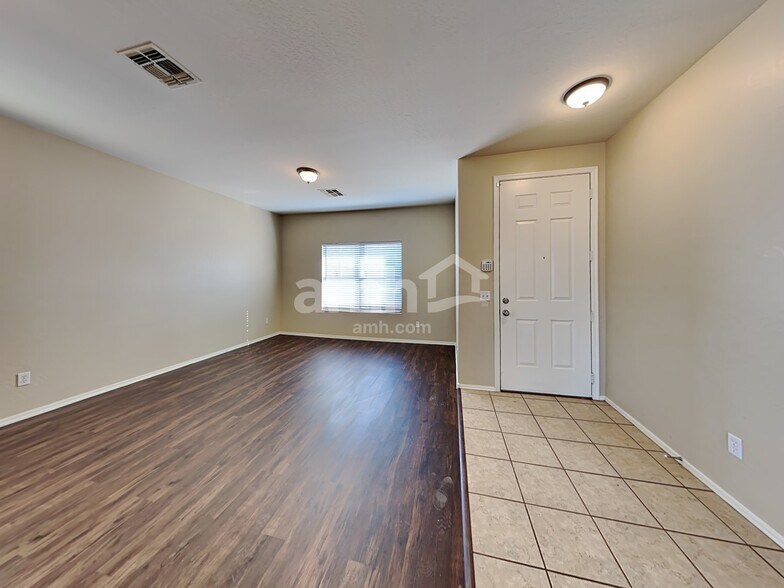 Building Photo - 2548 W Spencer Run