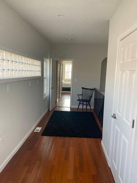 3rd fl laundry room - 924 S Robinson St