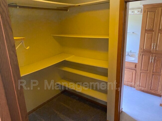 Building Photo - 4626 Linnea Ln