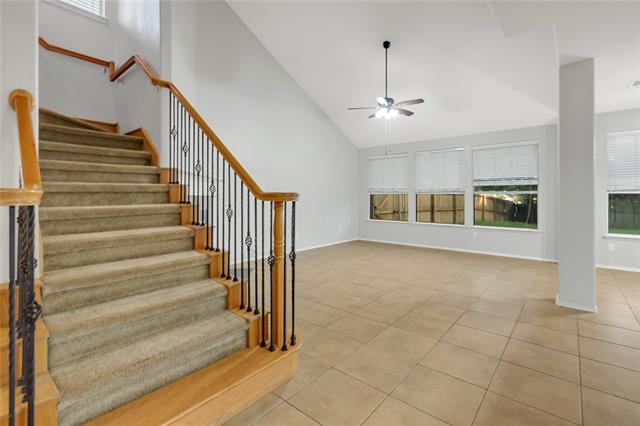 Building Photo - 932 Peach Ln