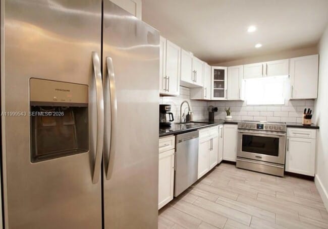 Building Photo - 3675 SW 26th St