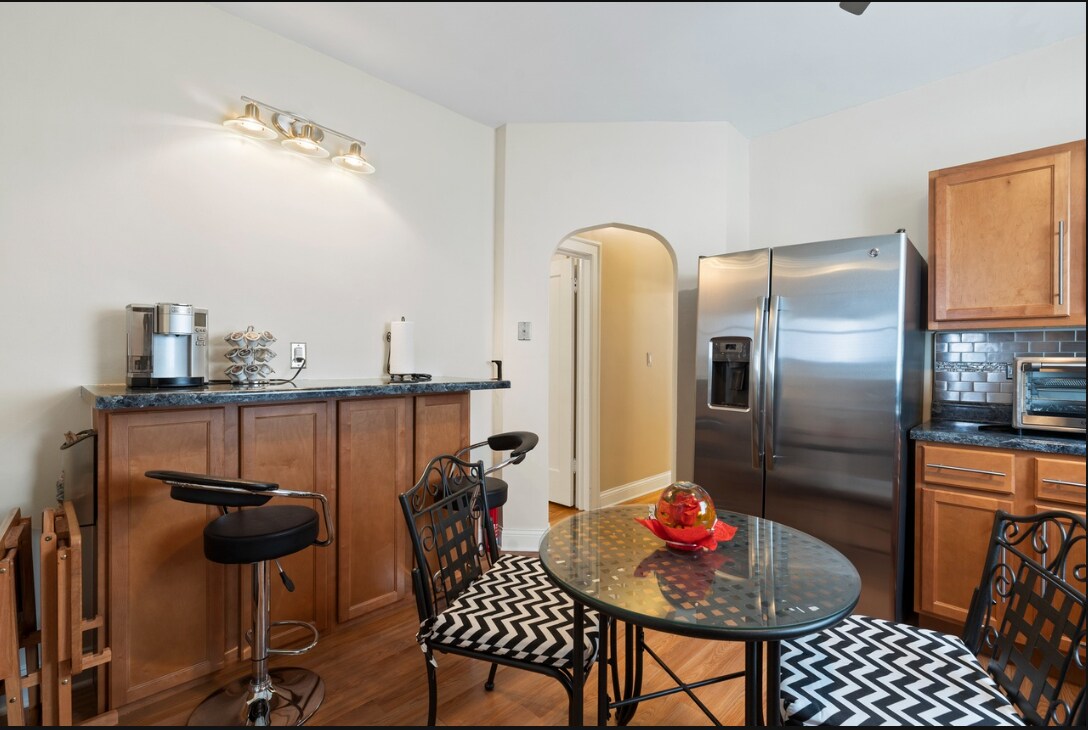 Building Photo - 7414 S Prairie Ave