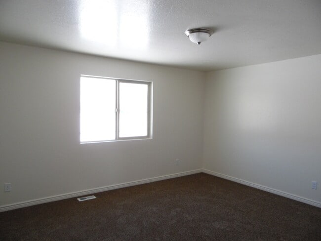 Building Photo - 703 S 260 W
