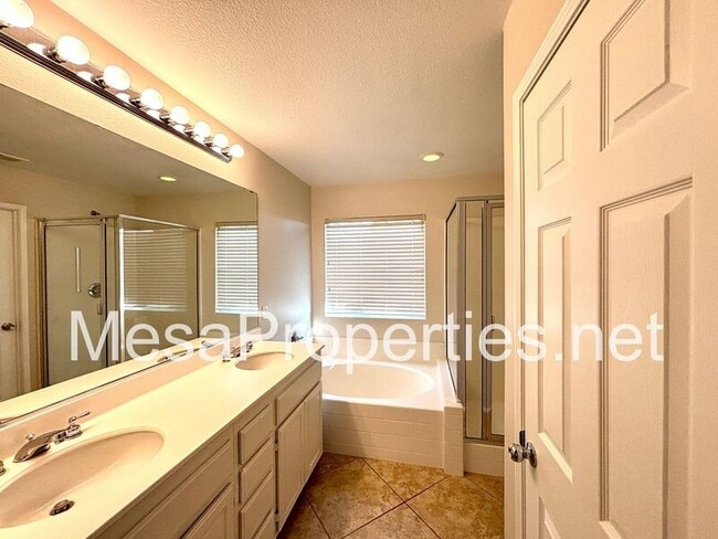 Building Photo - 13720 Thrush Ct