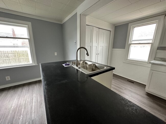 Building Photo - 809 Elk St