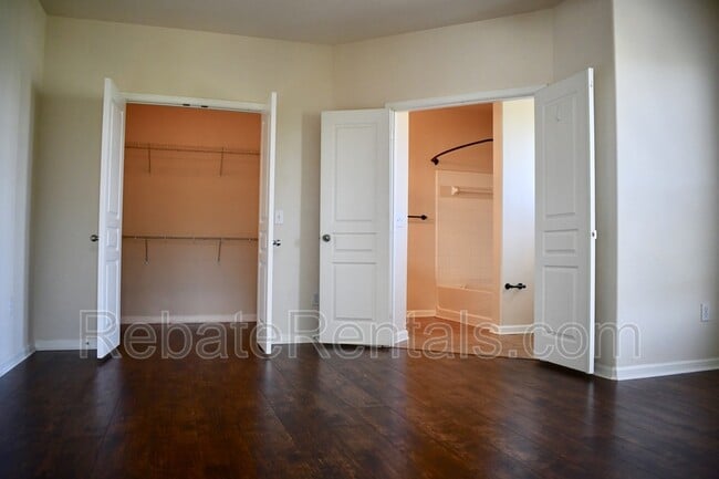 Building Photo - 8290 Gate Pkwy W