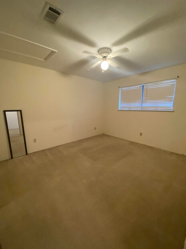 Building Photo - 6024 Greenon Ln