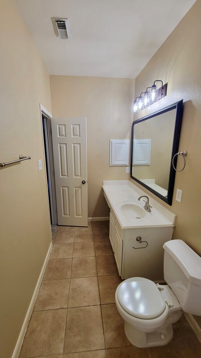 Building Photo - 12622 Twin Flower Dr