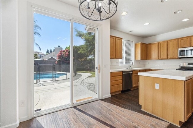 Building Photo - 5409 Banfield Dr