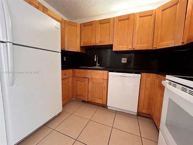 Building Photo - 3157 Coral Ridge Dr
