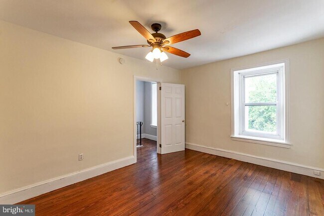 Building Photo - 228 Hermitage St