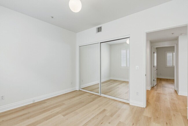 Building Photo - Massive Three Bedroom Two Bath Condo Available now!