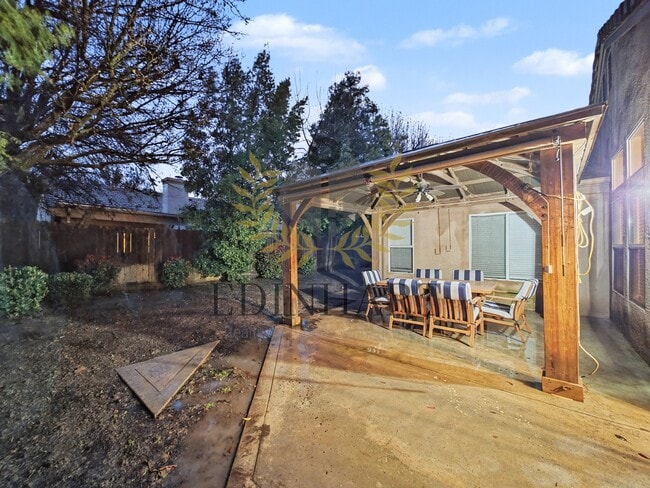 Building Photo - 2282 E Decatur Ave