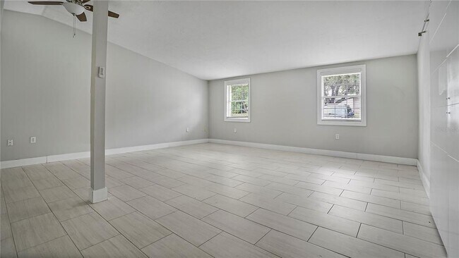 Building Photo - 2992 Chantilly Ave