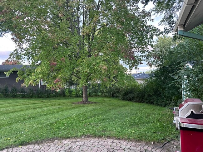 Building Photo - 1200 Algonquin Rd