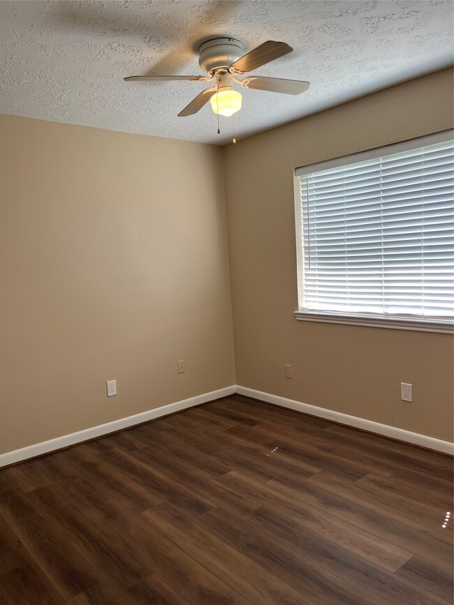 Building Photo - 8415 Blacksmith Dr