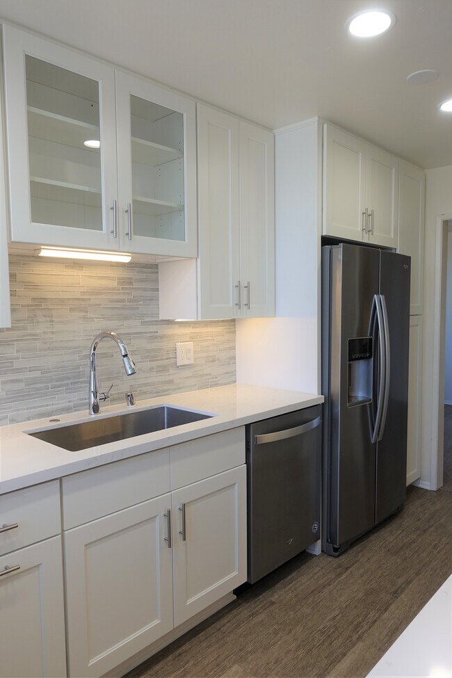 Building Photo - 222 S Central Ave