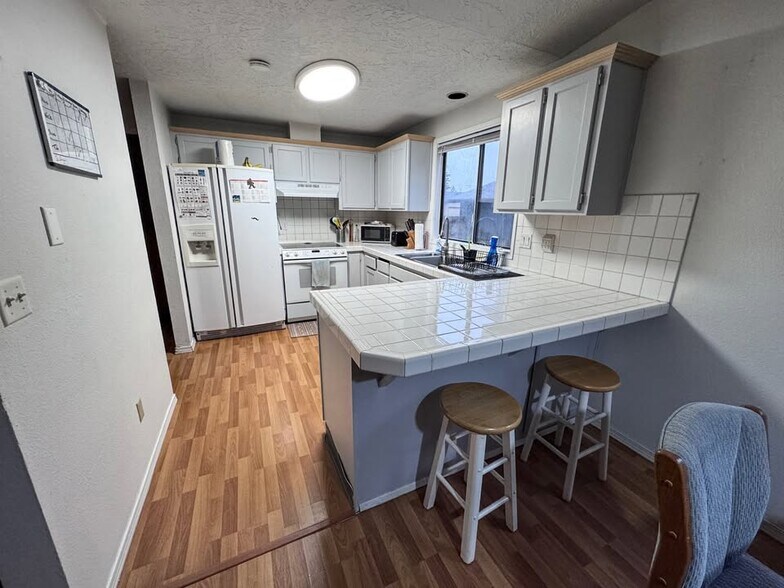 Building Photo - 12608 SE Cora St