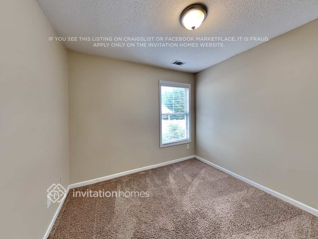 Building Photo - 3816 Pine Village Pl