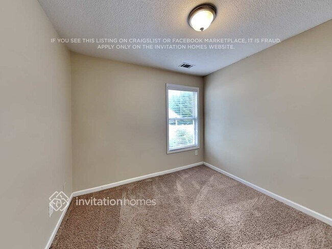 Building Photo - 3816 Pine Village Pl