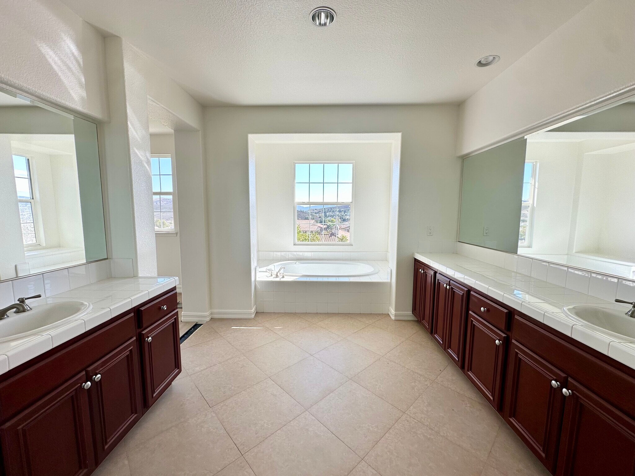 Building Photo - 1976 Lakota St