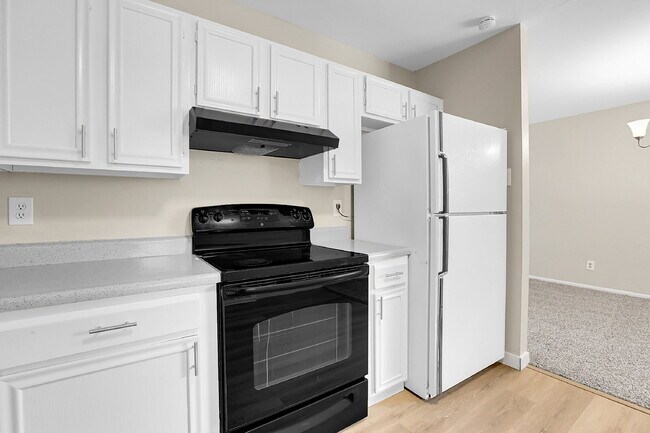 Building Photo - $2,950.00, 3-bed, 2.5-bath, located in Lak...
