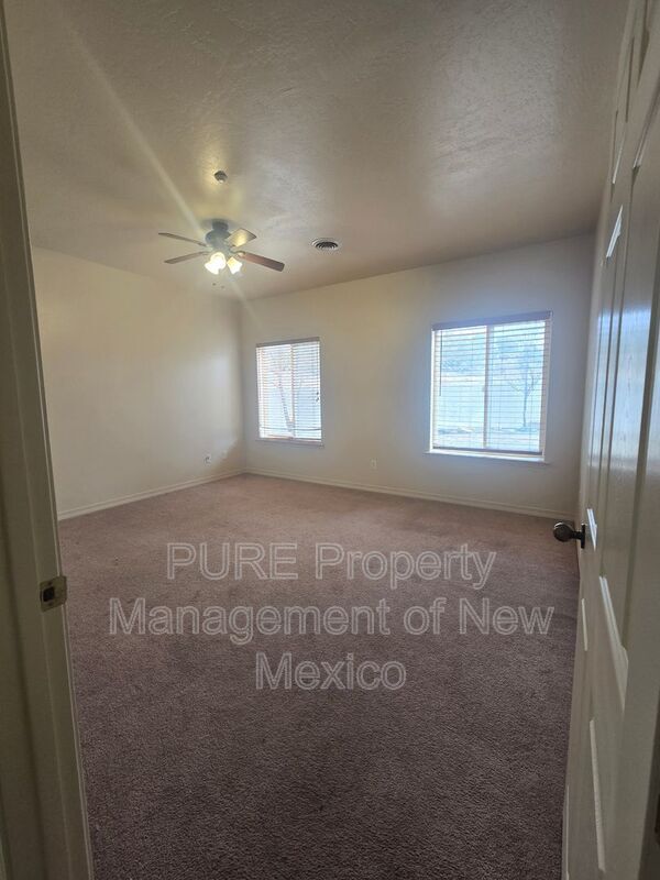 Building Photo - 3900 205 N Butler Ave